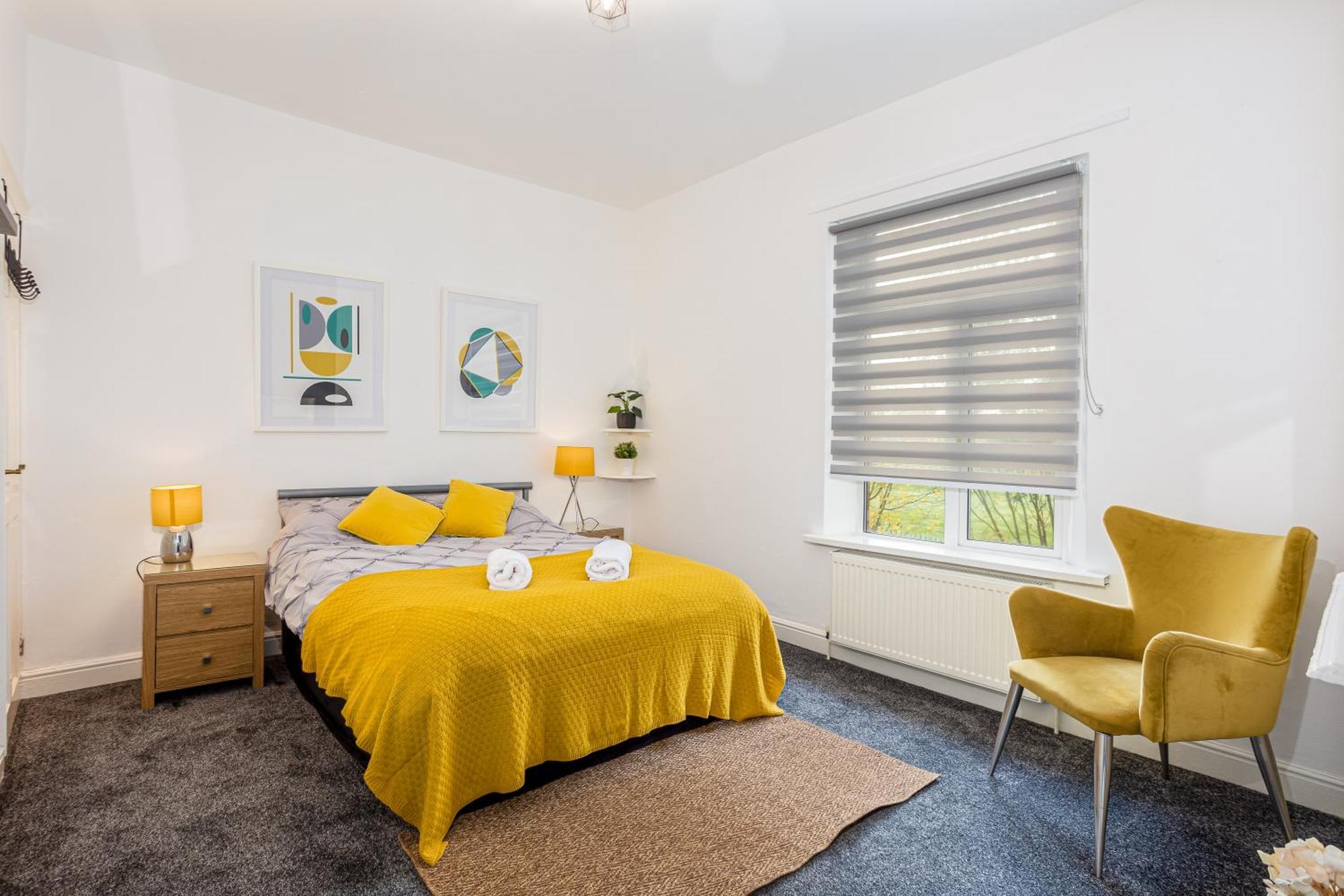 Coronation House By Yourstays - 3 Bedroom House In Newcastle-Under-Lyme Stoke-on-Trent 外观 照片