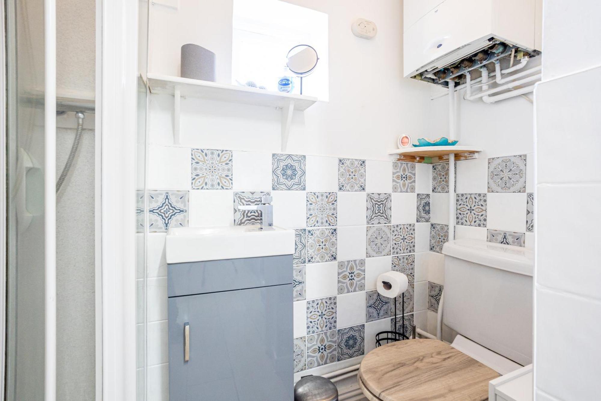 Coronation House By Yourstays - 3 Bedroom House In Newcastle-Under-Lyme Stoke-on-Trent 外观 照片