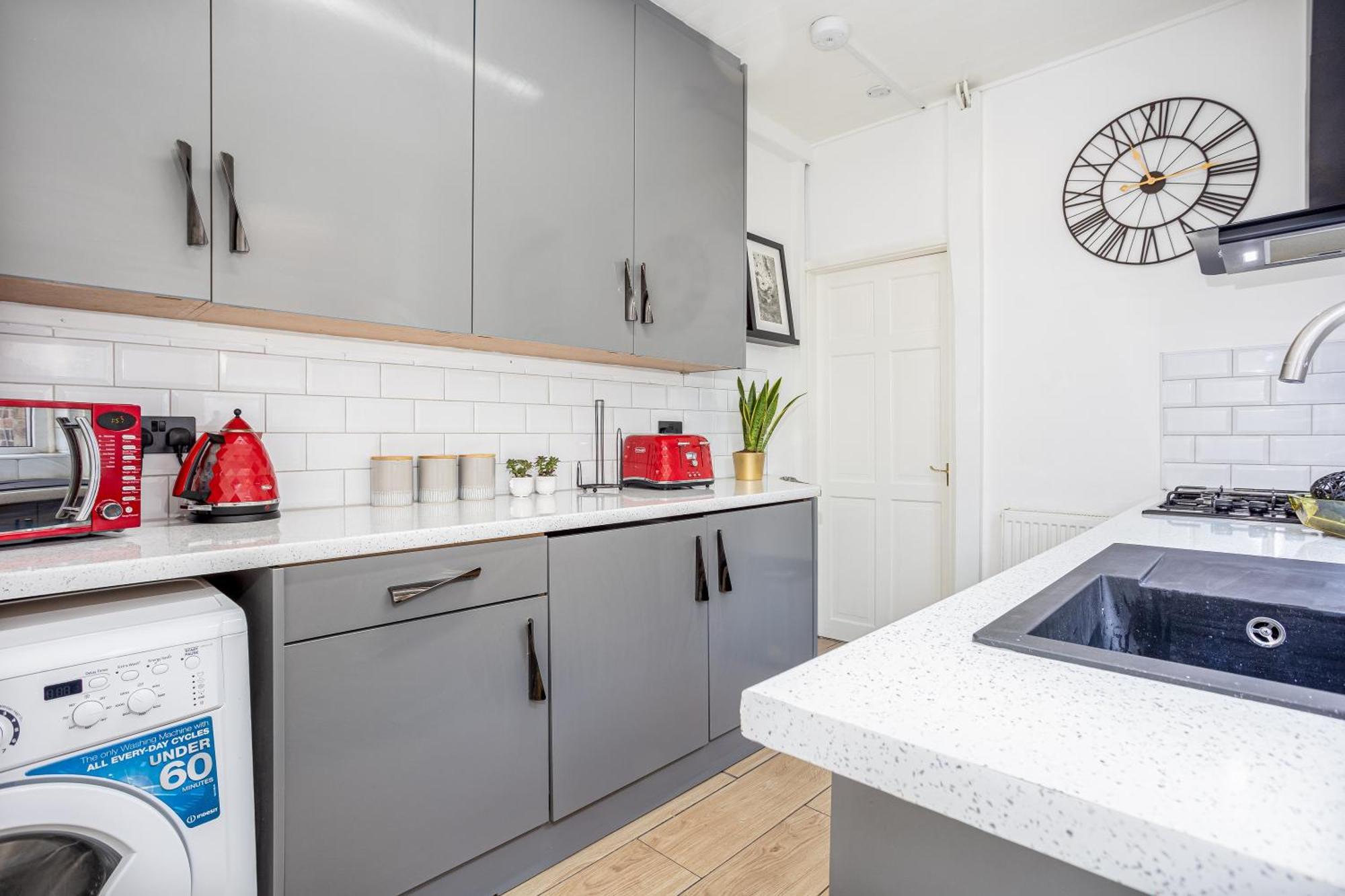 Coronation House By Yourstays - 3 Bedroom House In Newcastle-Under-Lyme Stoke-on-Trent 外观 照片