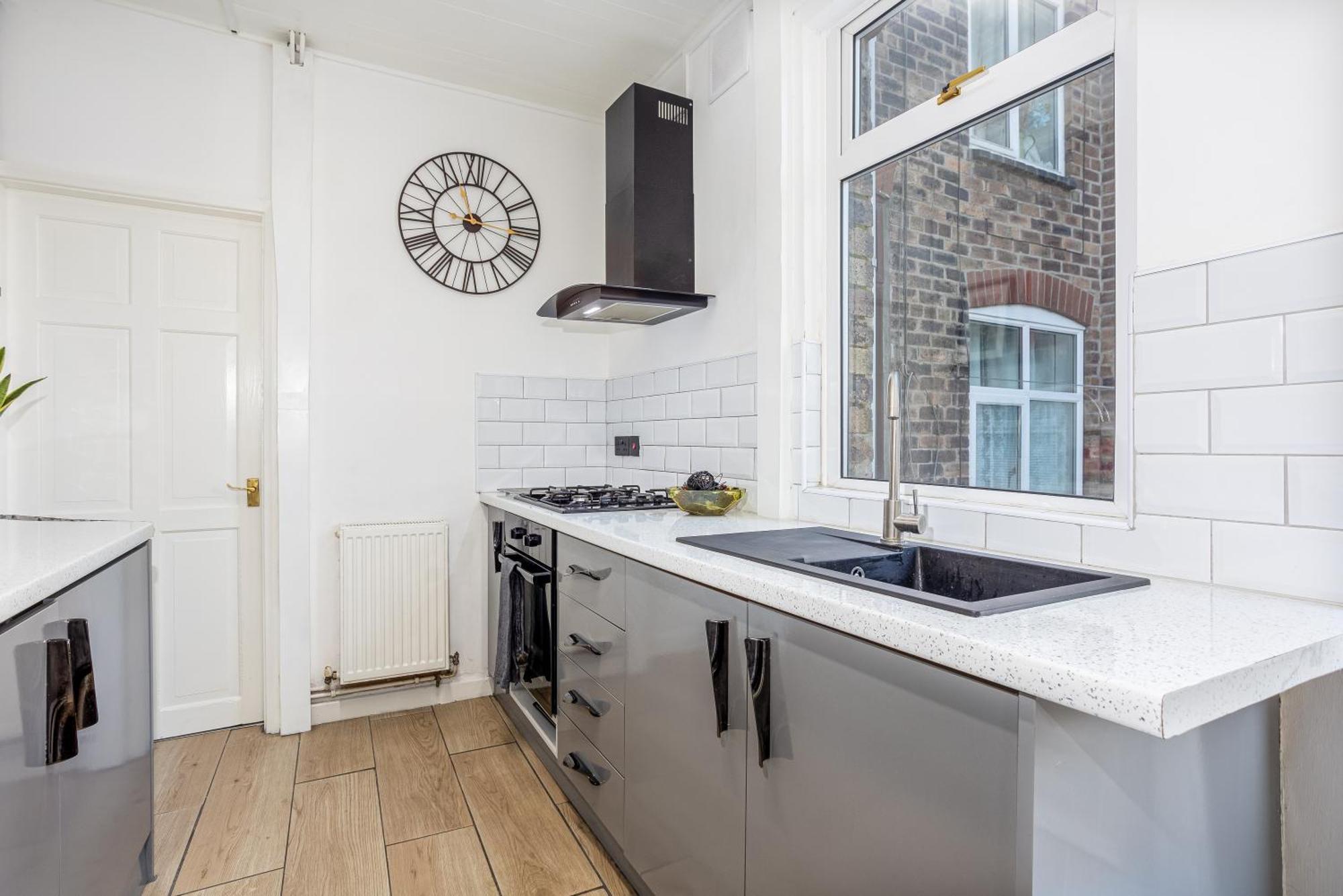 Coronation House By Yourstays - 3 Bedroom House In Newcastle-Under-Lyme Stoke-on-Trent 外观 照片