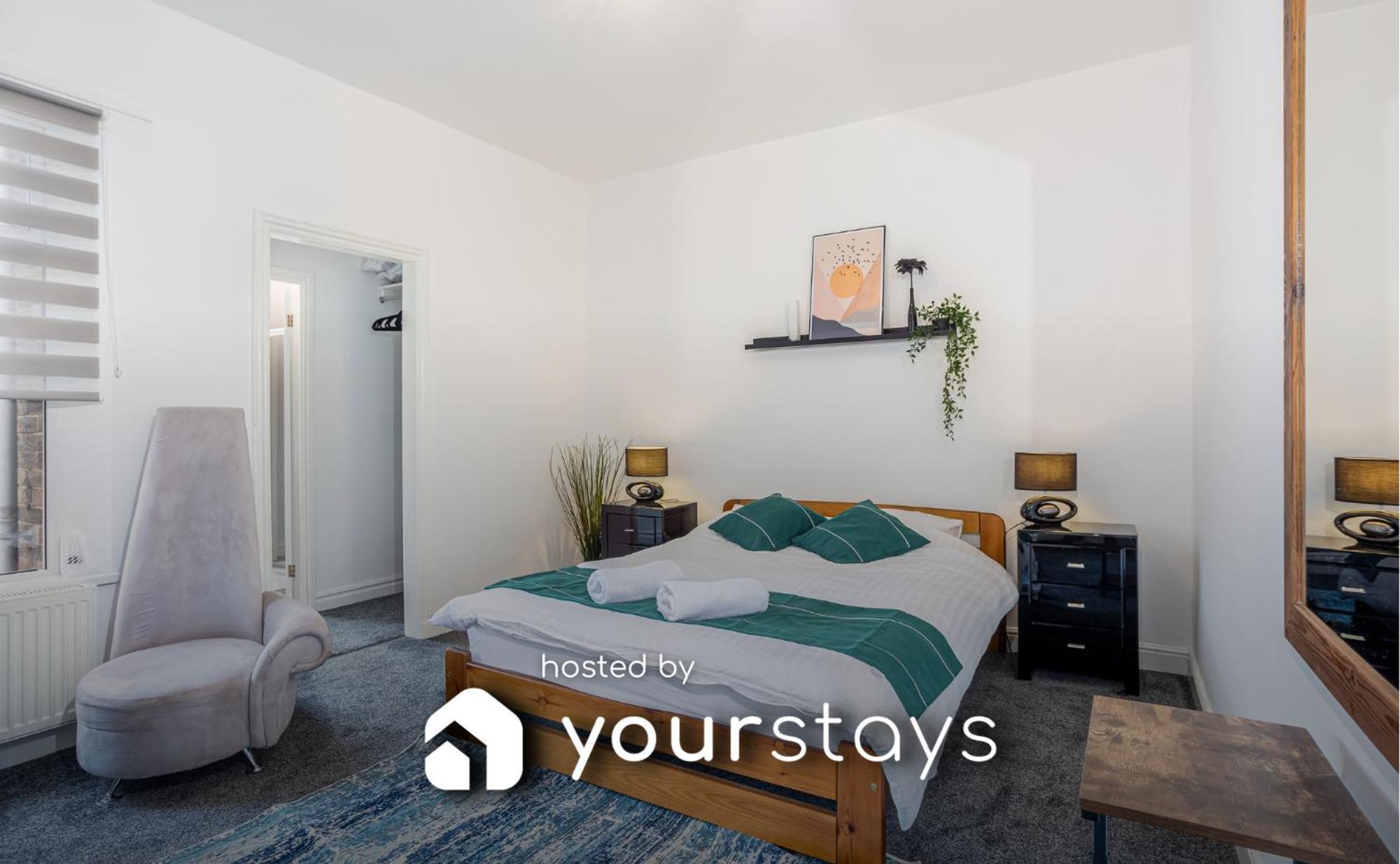 Coronation House By Yourstays - 3 Bedroom House In Newcastle-Under-Lyme Stoke-on-Trent 外观 照片
